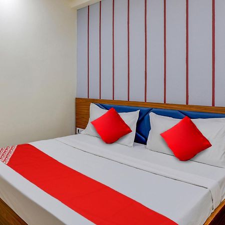 Hotel O Lotus Surat Dış mekan fotoğraf