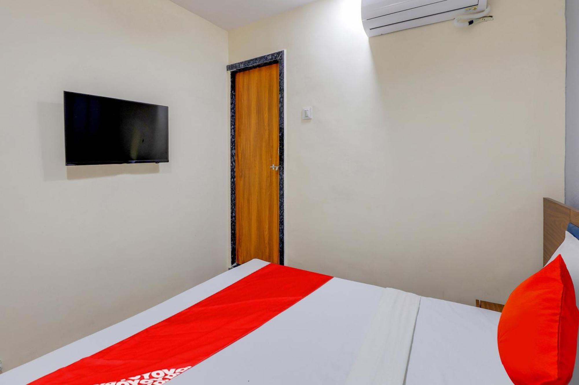 Hotel O Lotus Surat Dış mekan fotoğraf