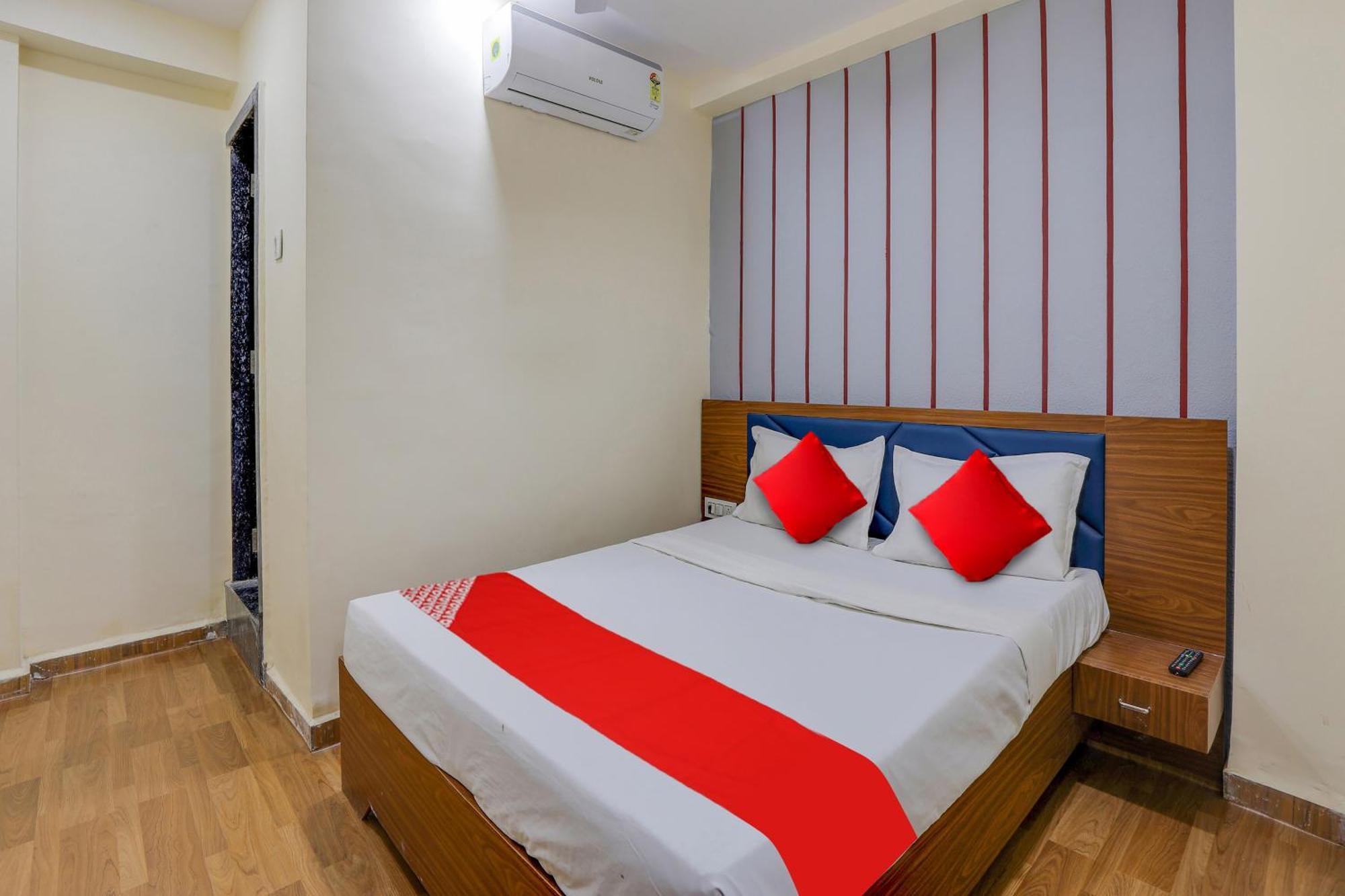 Hotel O Lotus Surat Dış mekan fotoğraf