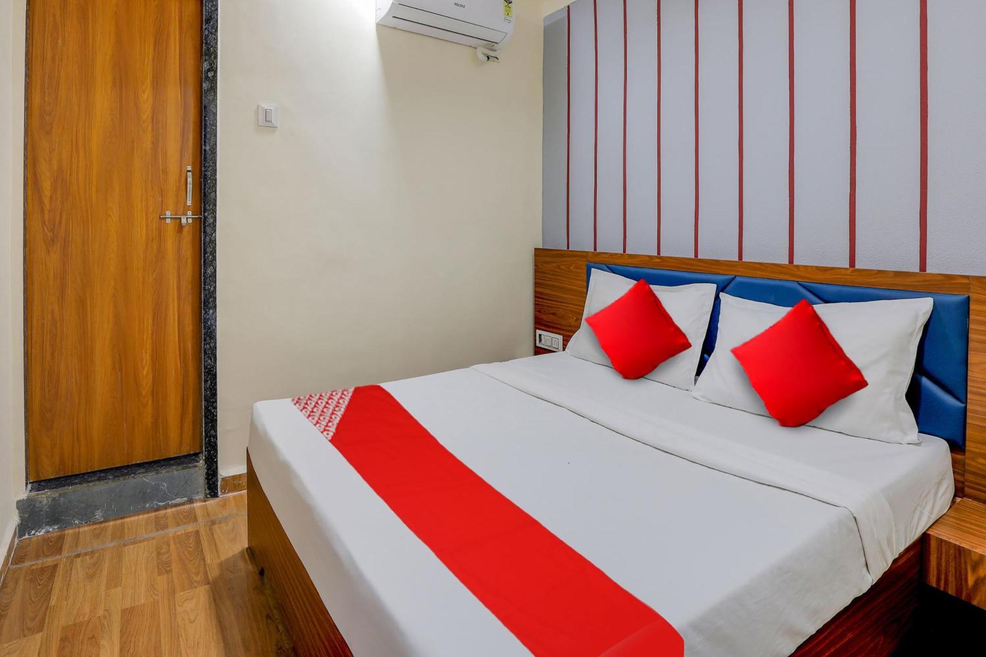 Hotel O Lotus Surat Dış mekan fotoğraf