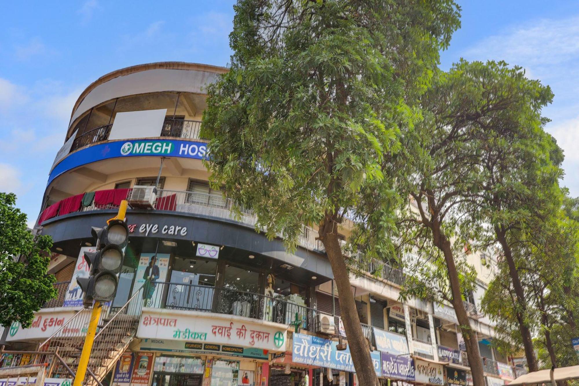 Hotel O Lotus Surat Dış mekan fotoğraf