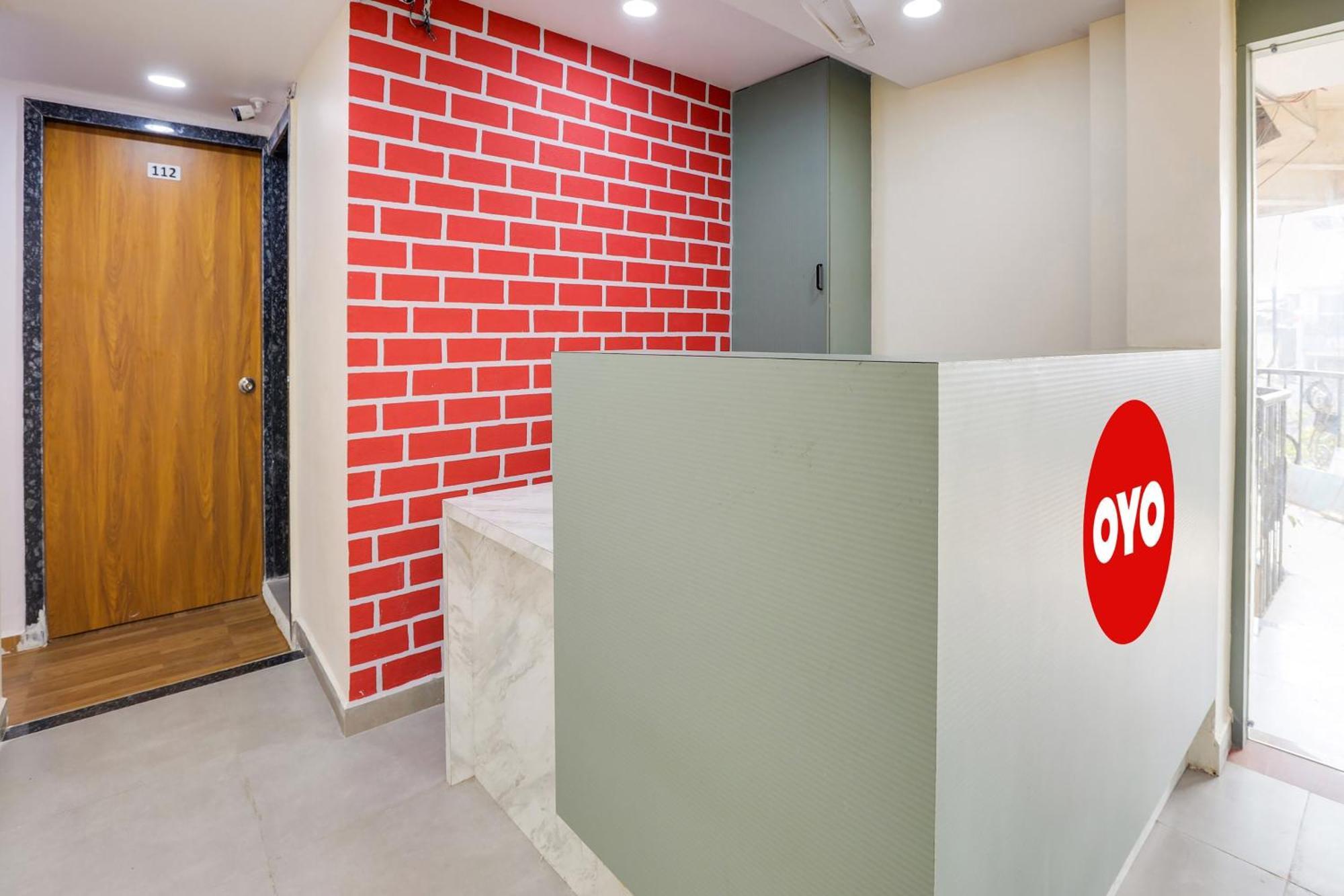 Hotel O Lotus Surat Dış mekan fotoğraf